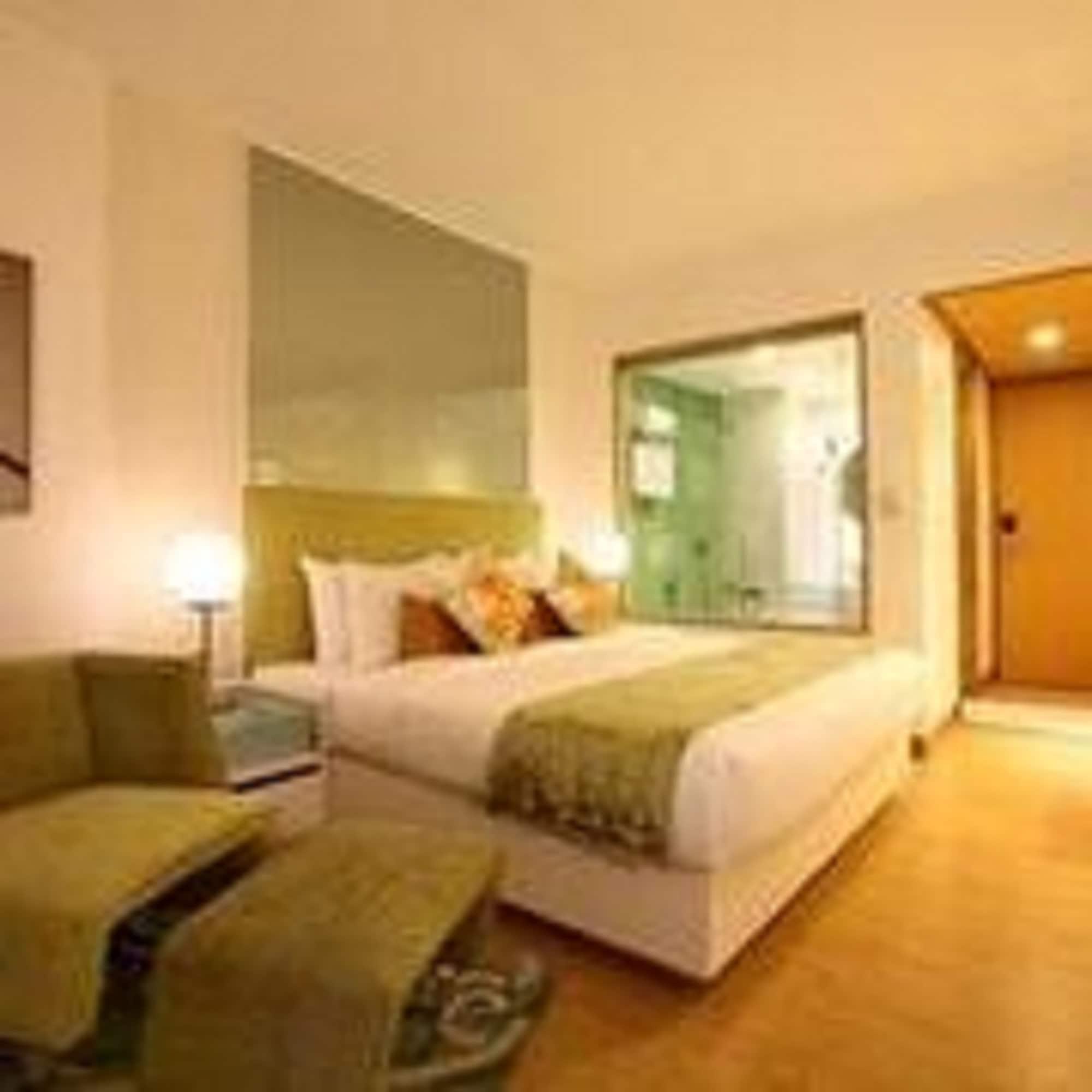 Yogi Executive, Navi Mumbai Hotell Eksteriør bilde
