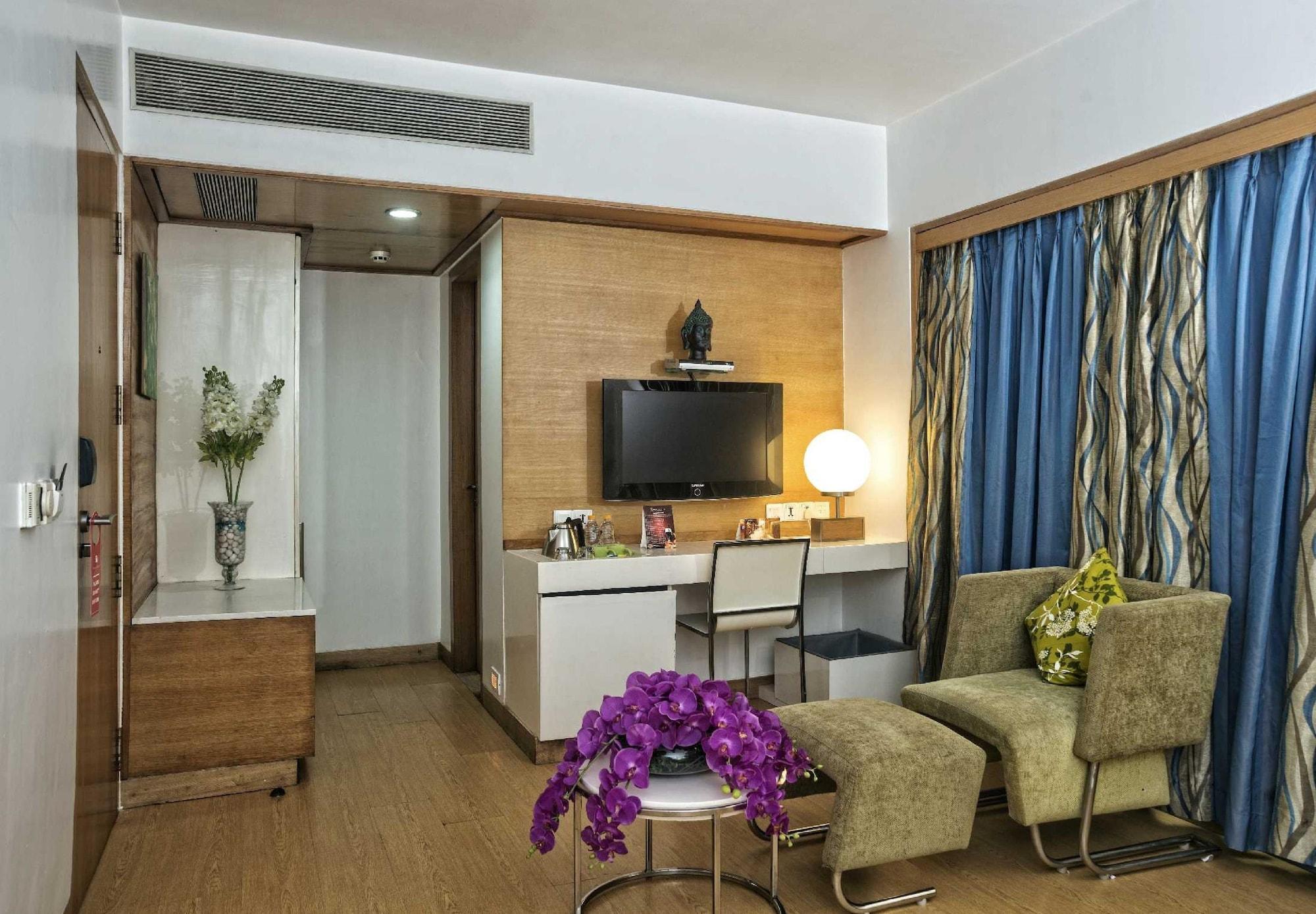 Yogi Executive, Navi Mumbai Hotell Eksteriør bilde