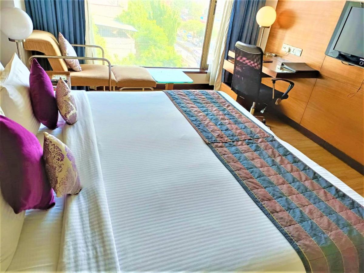 Yogi Executive, Navi Mumbai Hotell Eksteriør bilde
