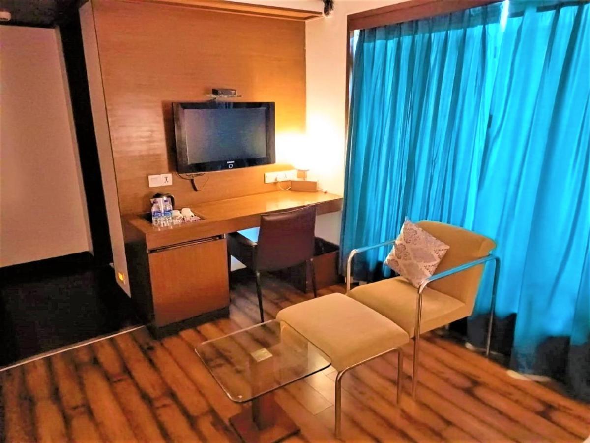 Yogi Executive, Navi Mumbai Hotell Eksteriør bilde