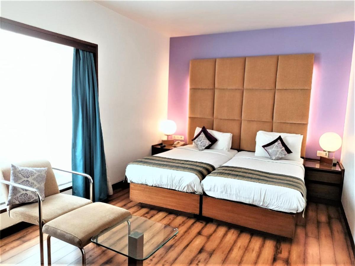 Yogi Executive, Navi Mumbai Hotell Eksteriør bilde