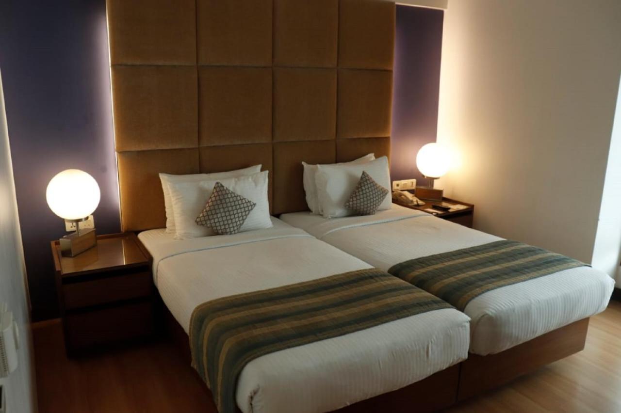 Yogi Executive, Navi Mumbai Hotell Eksteriør bilde