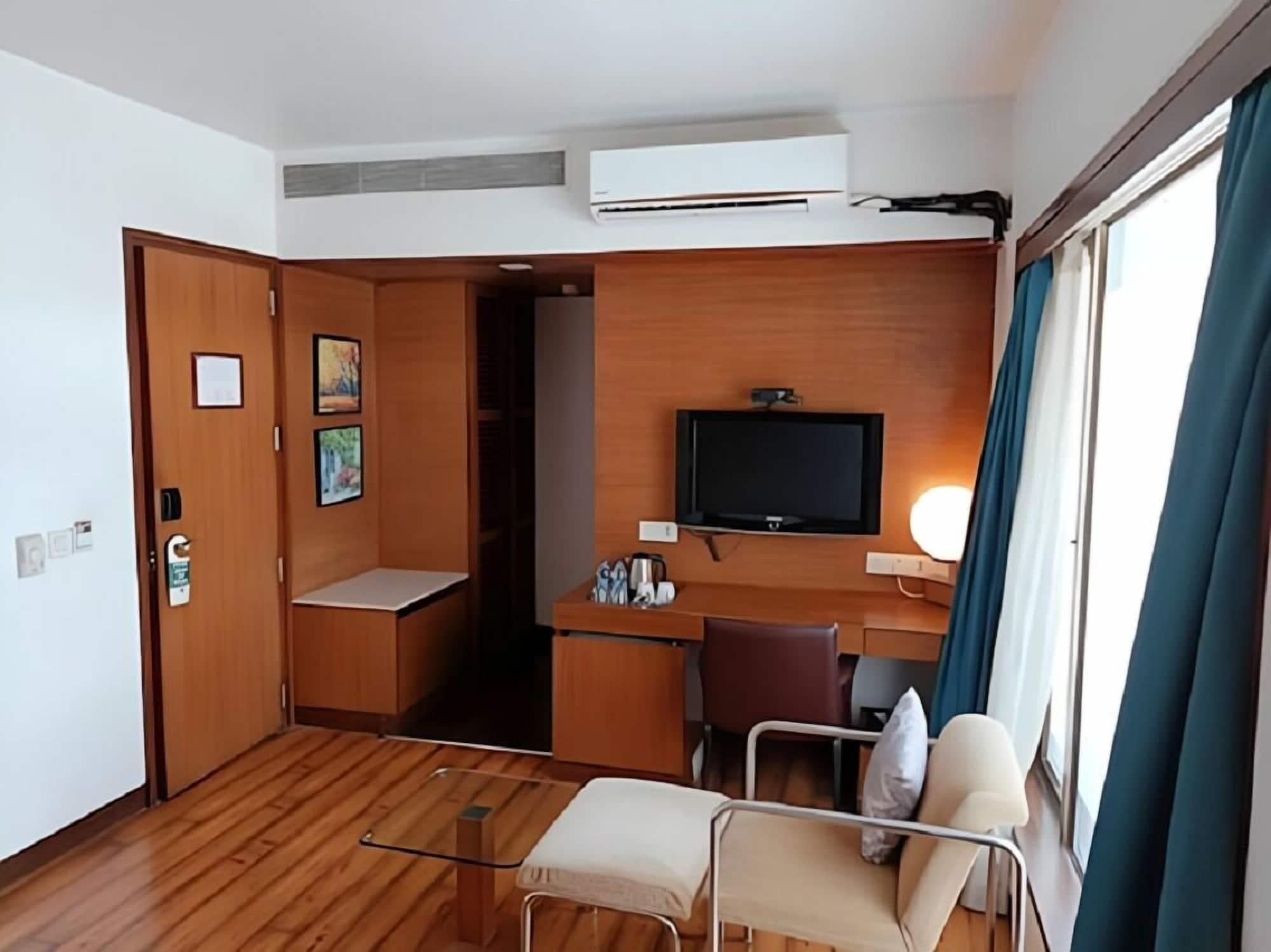 Yogi Executive, Navi Mumbai Hotell Eksteriør bilde
