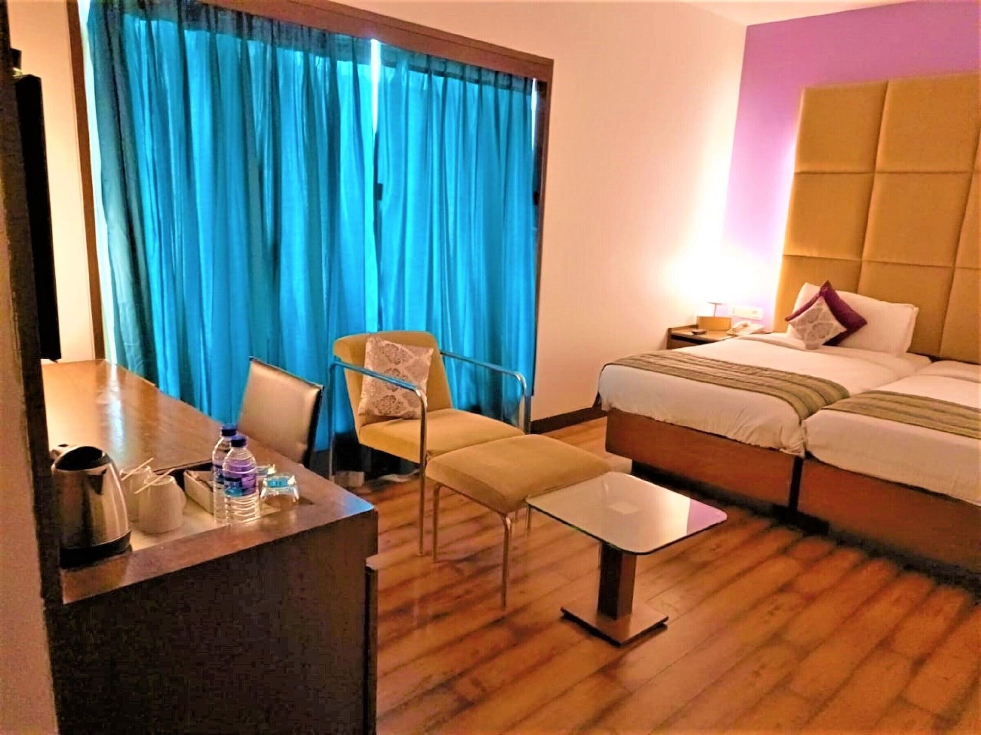 Yogi Executive, Navi Mumbai Hotell Eksteriør bilde