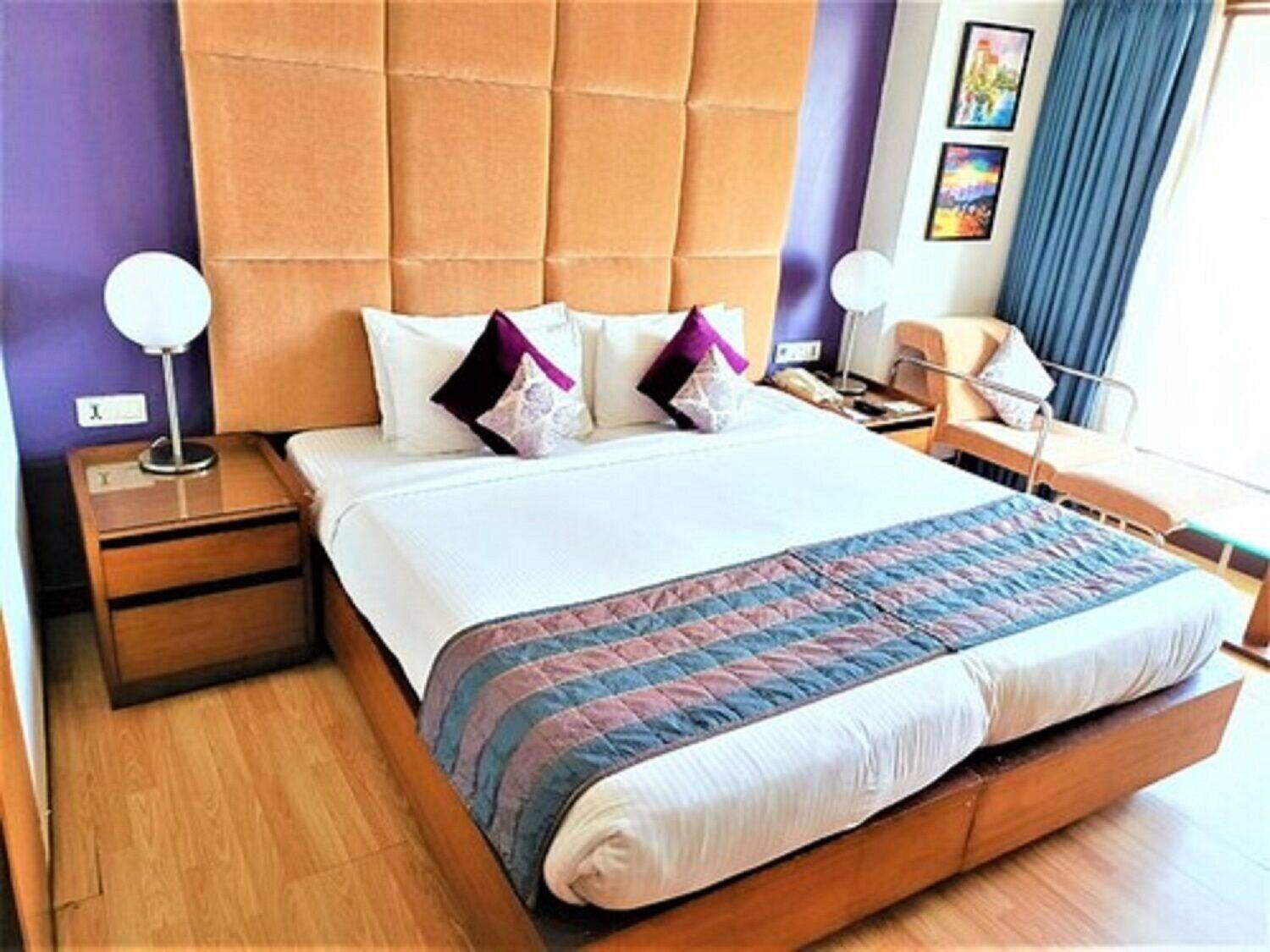 Yogi Executive, Navi Mumbai Hotell Eksteriør bilde