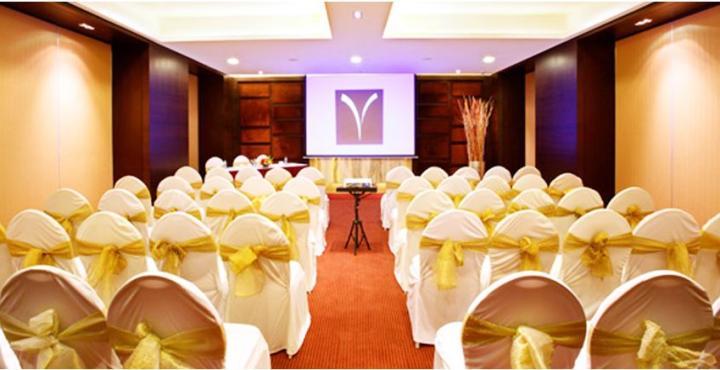Yogi Executive, Navi Mumbai Hotell Eksteriør bilde
