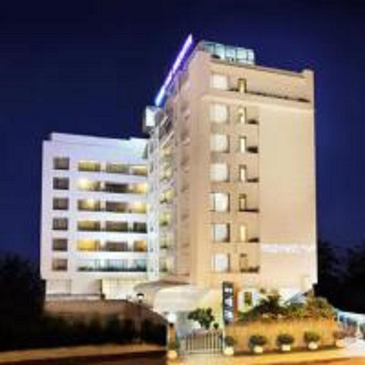 Yogi Executive, Navi Mumbai Hotell Eksteriør bilde