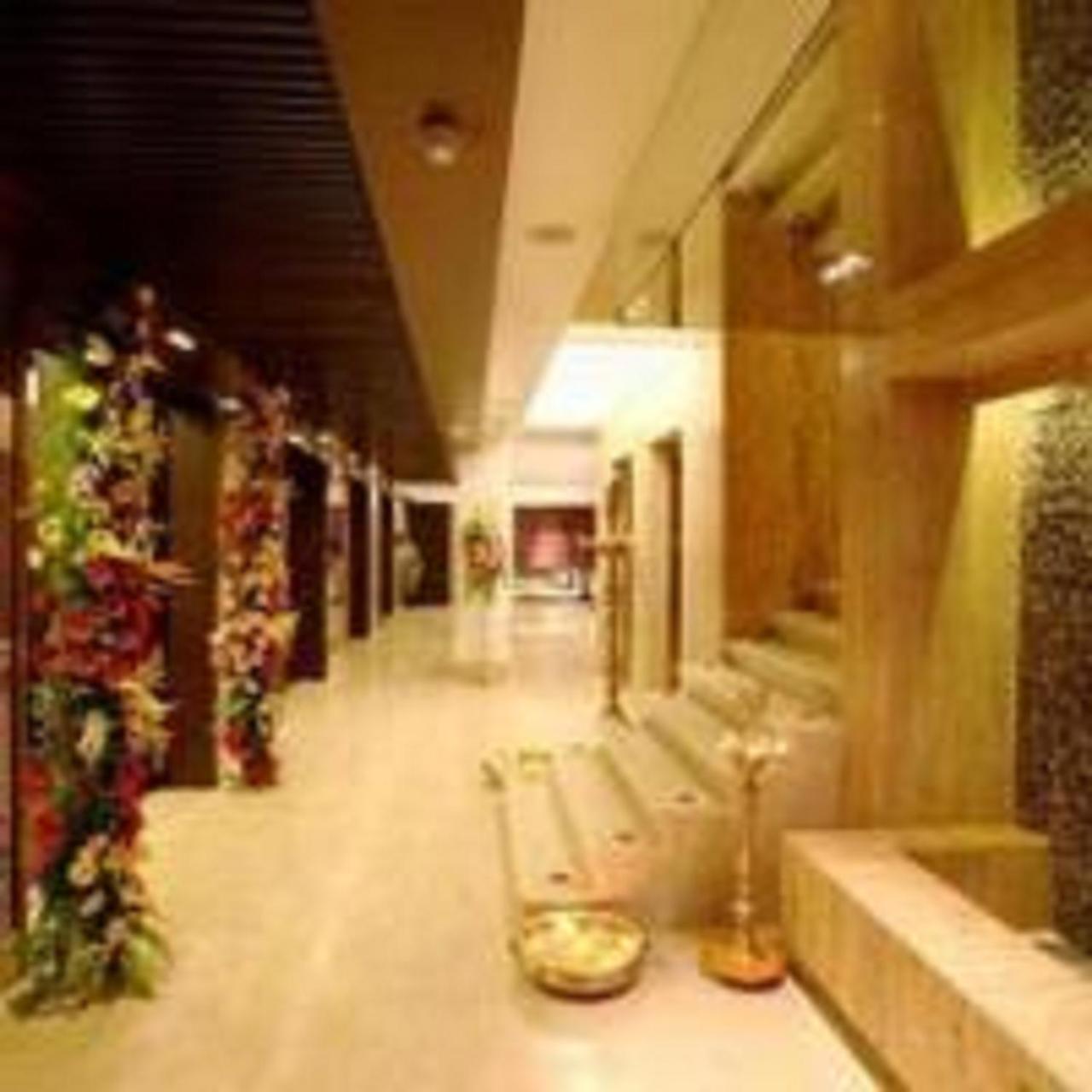 Yogi Executive, Navi Mumbai Hotell Eksteriør bilde