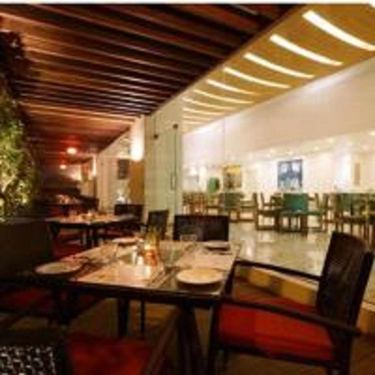 Yogi Executive, Navi Mumbai Hotell Eksteriør bilde